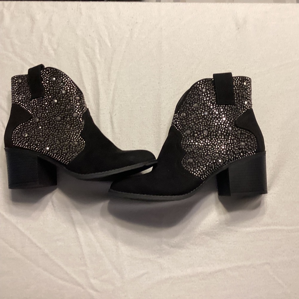 Womens Black Faux Suede Rhinestone Studded Western Block Heel Ankle Boots Size 8